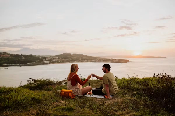 Woman-confidently-asking-a-man-out-on-a-date