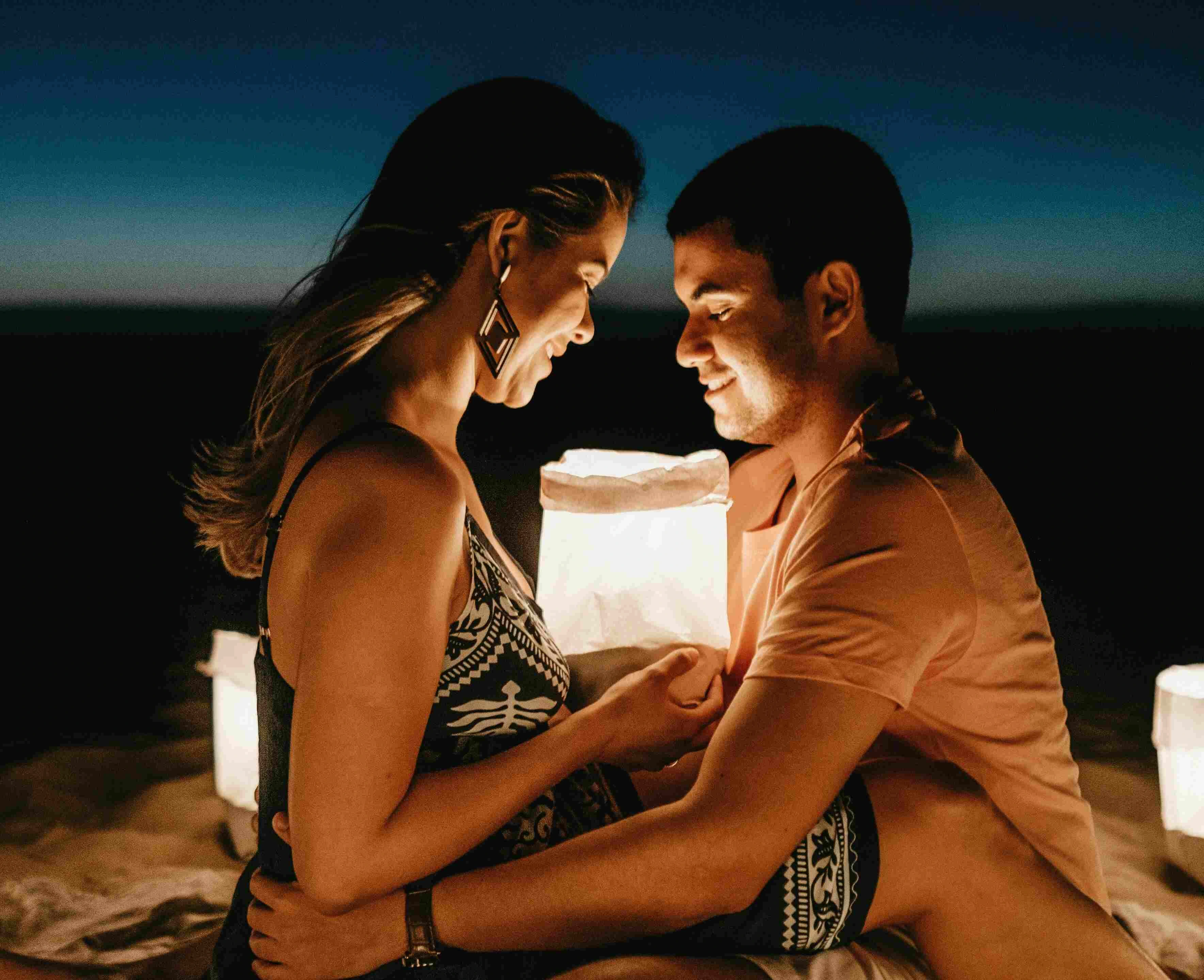 Couple enjoying a relaxed third date together at a restaurant